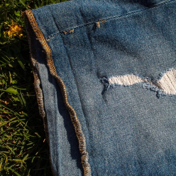 Medium Rise Galaxy Painted Jean Shorts - Picture 3 of 9